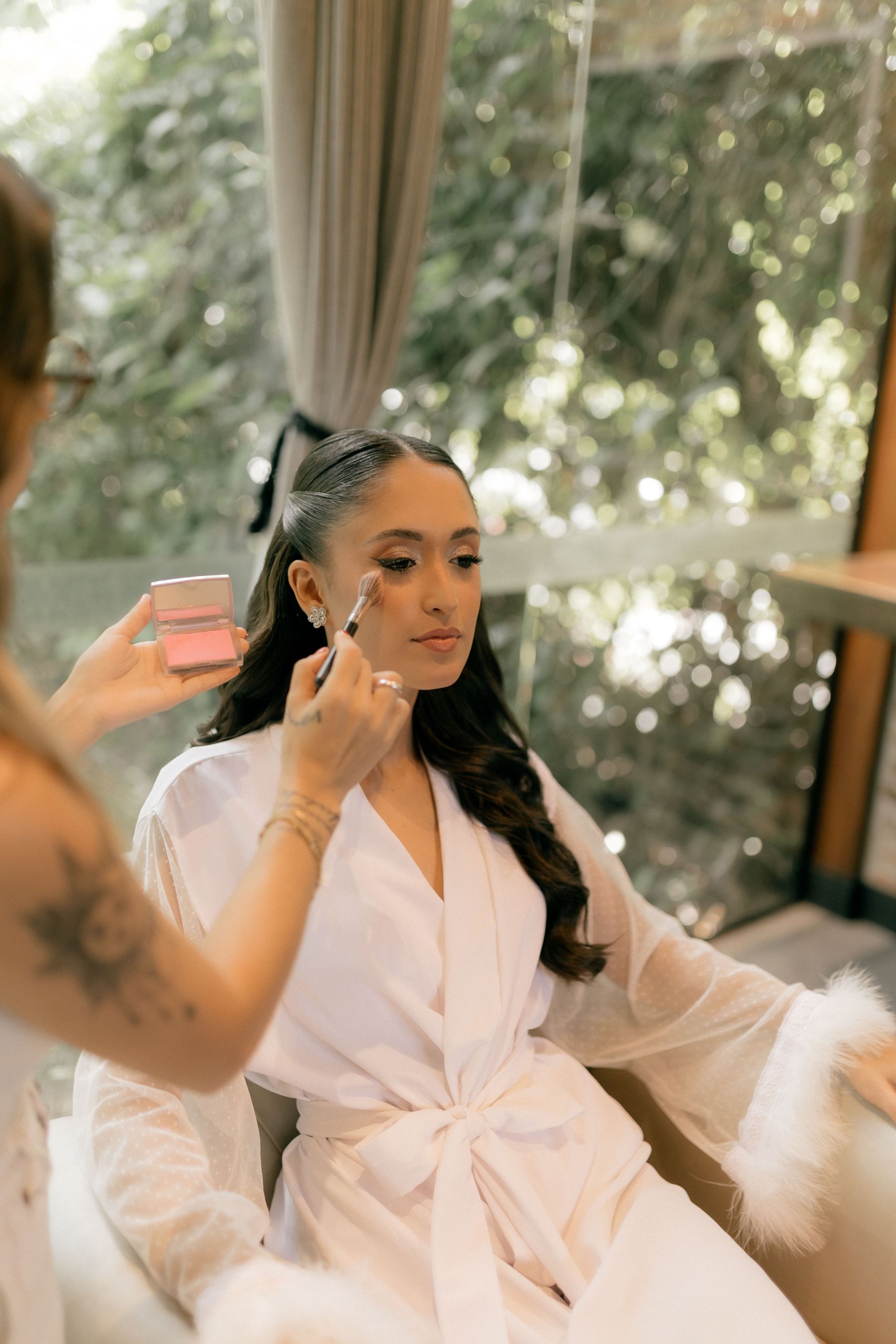 Séance de maquillage en lumière naturelle